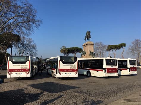 Atac Presentati I Nuovi Bus Per Roma Ecco Quando Entreranno In