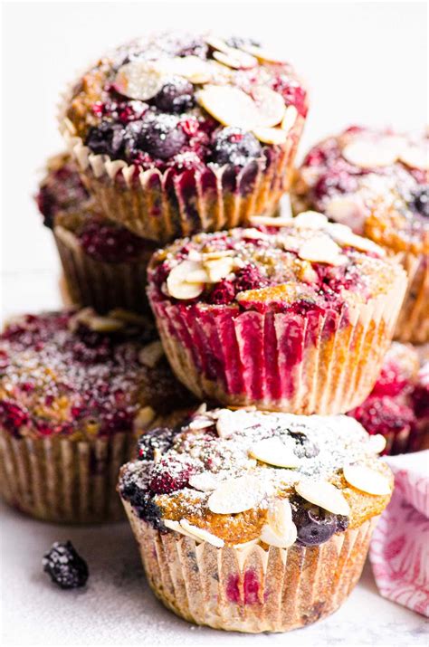 Almond Muffins with Berries - iFoodReal.com