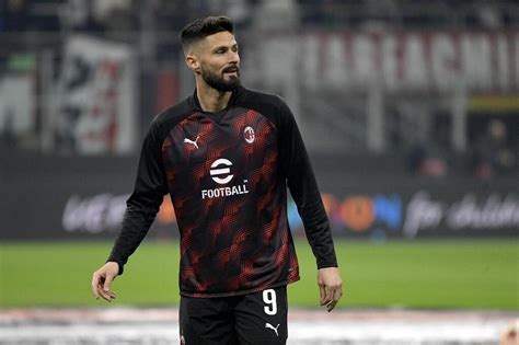 Football Olivier Giroud Prolongé à Lac Milan « La Porte Est Ouverte