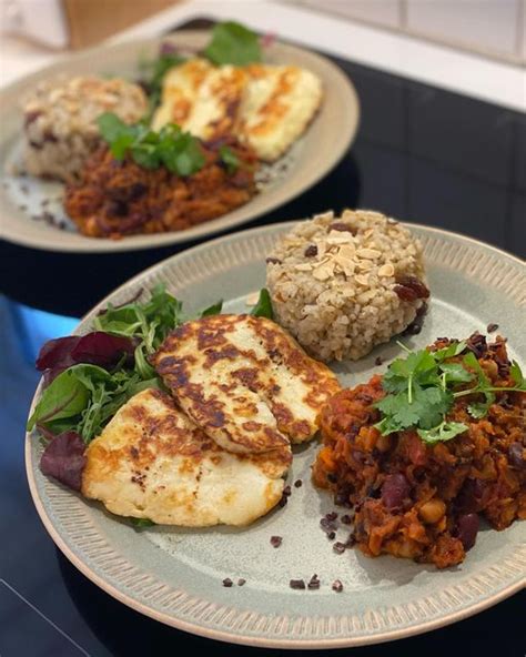 Chili Sin Carne S De Kartofler Ris Pilaf Og Stegt Halloumiost Sund