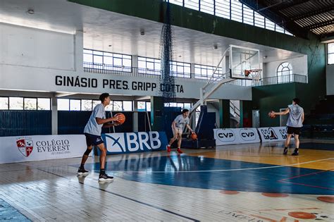 18 jovens BRB Brasília Basquete se prepara para a LDB 2021