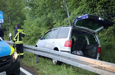 Aktuell Frau Baut Unfall Und Haut Ab Einsatzkr Fte Suchen Verletzte