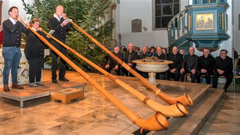 Abwechslungsreiches Adventskonzert In Der Pfarrkirche St Regina