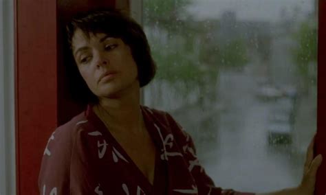 bye bye love     stream  entertainmentie