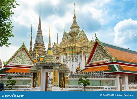 wat pho temple complex  bangkok city  traditional thai buddhist