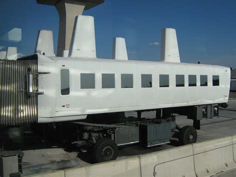 Dulles Airport mobile lounge crash renews debate over retirement