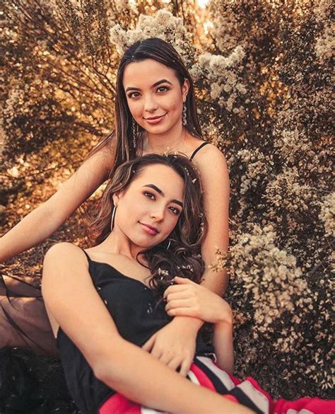 Pin On Adult Twins Merrell Twins Veronica Merrell Merell Twins