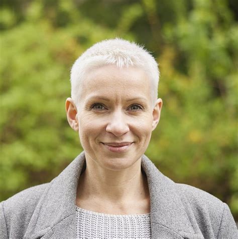 Classy Short Blonde Haircuts And Hairstyles To Make You Look Special