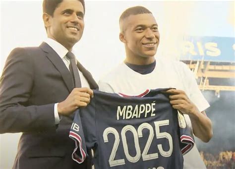 Kylian Mbapp En Psg El Club Hizo Oficial La Renovaci N De La Estrella