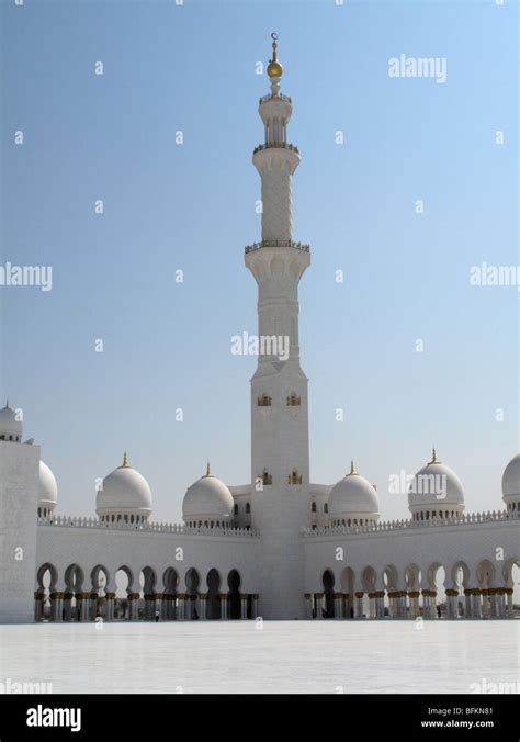 Minarett Dome And Walkway At Sheikh Zayed Bin Sultan Al Nahyan Mosque