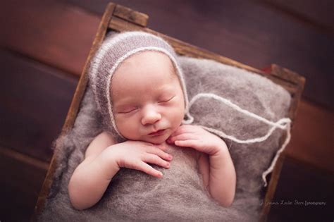 Crate Pose Beautiful Lighting And Editing Newborn Boy Newborn Poses