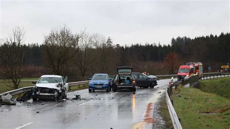 Tragischer Unfall In Bayern Ein Toter Und Mehrere Verletzte Nach