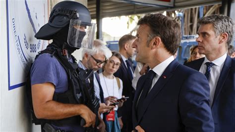 Macron In Riot Hit New Caledonia For High Stakes Talks Euractiv