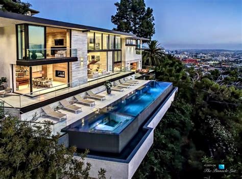 Modern Mansions In California