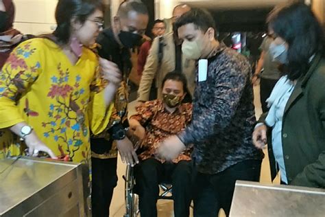 Roy Suryo Tak Ditahan Karena Kondisi Kesehatan