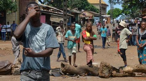 Les Manifestations En Guin E Ont Fait Au Moins Neuf Morts Le Temps