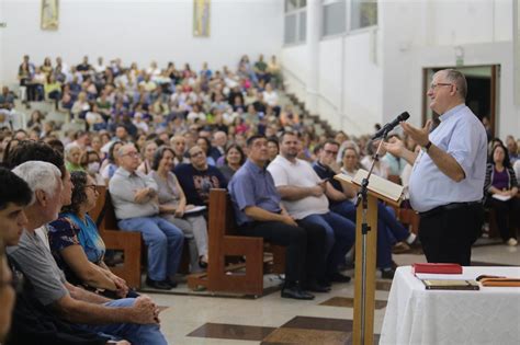 Agentes De Liturgia Se Preparam Para A Ado O Da Nova Edi O Do Missal