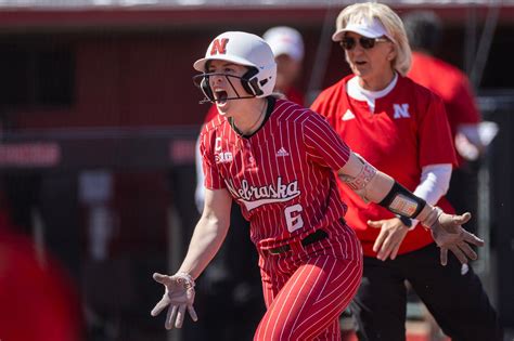 Huskers Softball Weekly A Jersey Sweep Is Crucial Nebraska Rutgers Penn State Billie Andrews