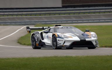 Fiche Technique Ford GT portes de 2017 Caractéristiques détaillées