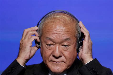 引き続き強い緊張感持って「万全の対応」＝為替で鈴木財務相 ロイター