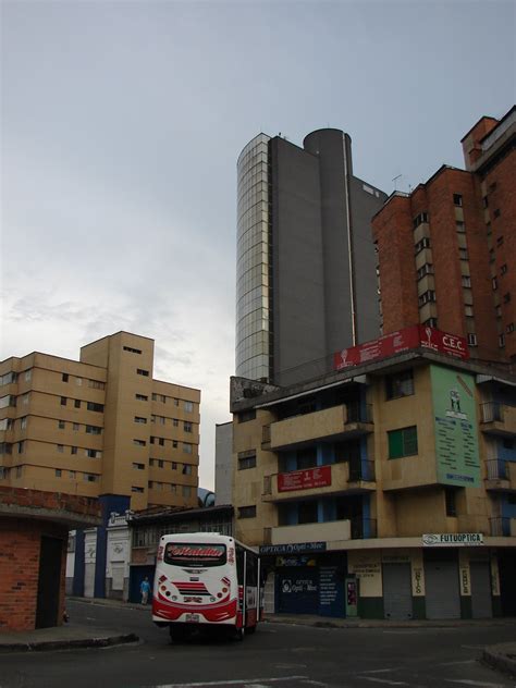 MEDELLIN COLOMBIA Edificio de los Espejos Iván Erre Jota Flickr