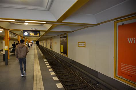 Berlin Mitte U Bahnhof Naturkundemuseum