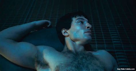 Ezra Miller Nude And Sexy In The Flash Naked Male Celebrities