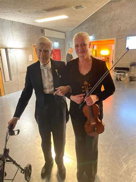 How Herbert Blomstedt Gets On Stage Slippedisc