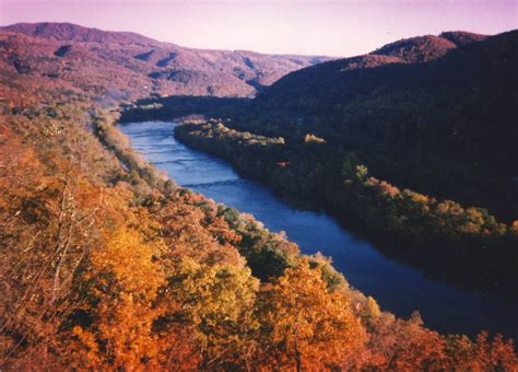 Historic Hinton Guesthouse | WV Log Cabin Farm Retreat | Princeton