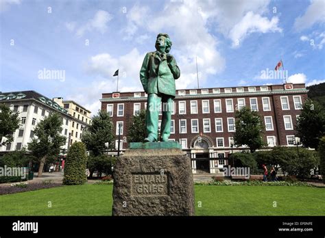 Edvard Grieg Statue In Festplassen G Rten Stadt Bergen Hordaland