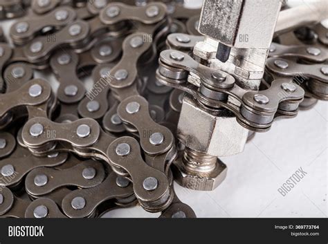 Repair Bicycle Chain Image & Photo (Free Trial) | Bigstock