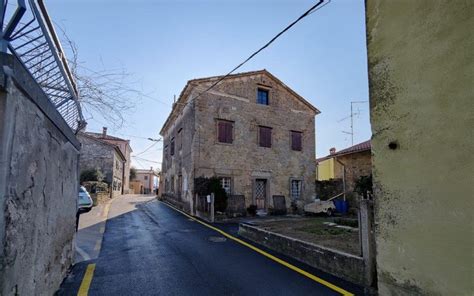 Koprski javni stanovanjski sklad prodaja šest nepremičnin Koper