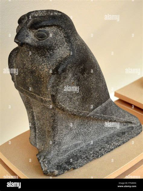 Statue Horus Fotos Und Bildmaterial In Hoher Aufl Sung Alamy