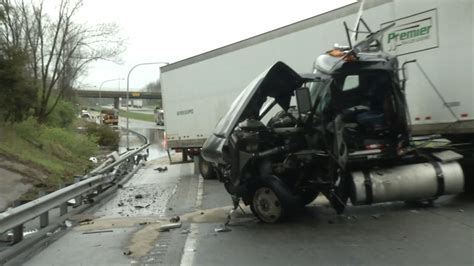 Tractor Trailer Crash Shuts Down Portion Of I 95 In Delaware 6abc