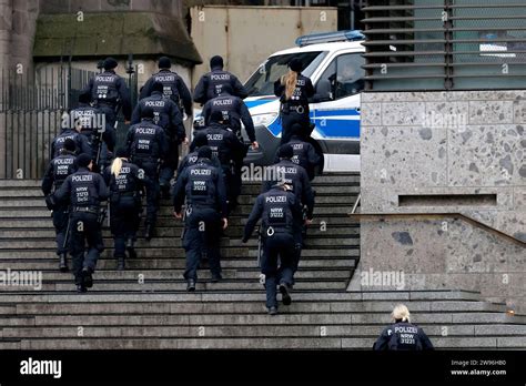 Springstoffsuche fotografías e imágenes de alta resolución Alamy