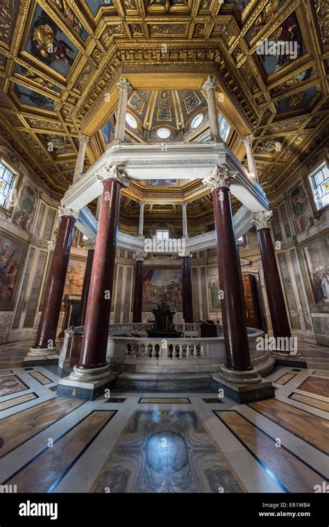 Roma Italia Baptisterio De San Juan De Letrán La Basílica Di San