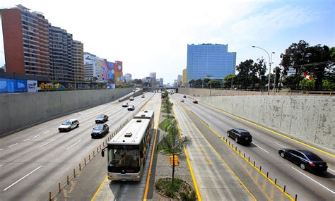 Infraestructura Peruana Vía Expresa Del Paseo De La República