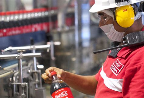 Coca Cola FEMSA logra acuerdo de distribución en Brasil