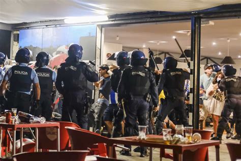 As Imagens Dos Confrontos Entre PSP E Adeptos Do FC Porto Em Coimbra