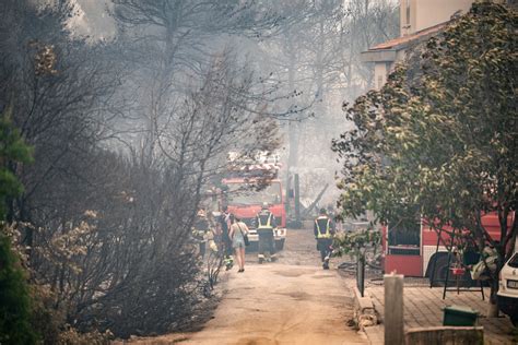 Fotogalerija Vatrogasci I Stanovnici Bore Se S Po Arom U Greba Tici