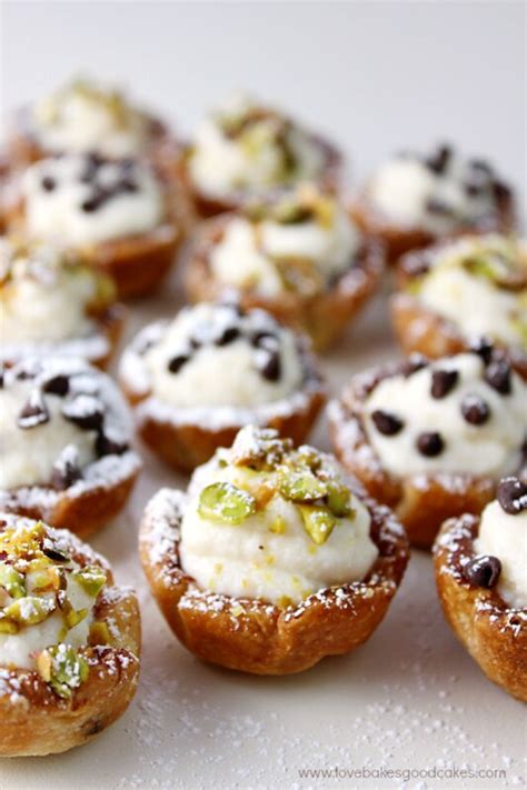 Mini Cannoli Cups | Love Bakes Good Cakes