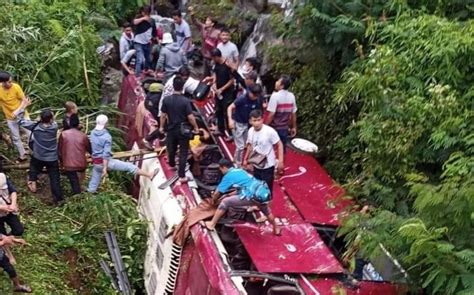 Korban Tewas Insiden Bus Terjun Ke Sungai Di Guci Bertambah Jadi 2