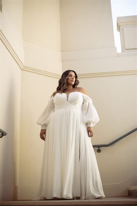 Plus Size Wedding Dresses Baton Rouge Plus Size Bridal Gowns Bustle