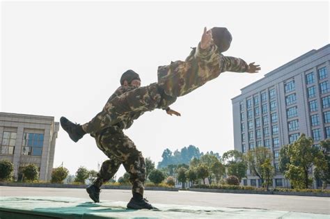 血性十足！带你走进武警擒敌术训练现场 大陆军事 华夏经纬网