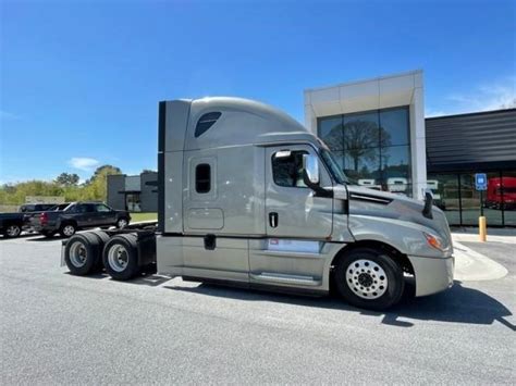 2019 Freightliner Cascadia 125 Evolution Vanguard Truck Centers