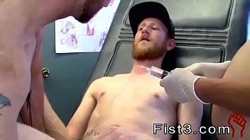 Niños baños desnudos gay xxx primera vez inyección de solución salina para caleb XVIDEOS