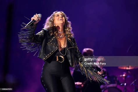 Lainey Wilson Bikini Pictures Hot Sexy Livinlavidalowcarb