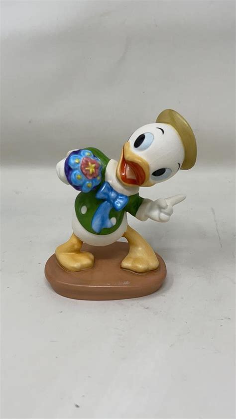 Bid Now WDCC DISNEY MR DUCK STEPS OUT HUEY TAG ALONG September 2