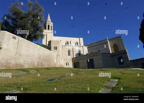 Jean harlow grave hi-res stock photography and images - Alamy