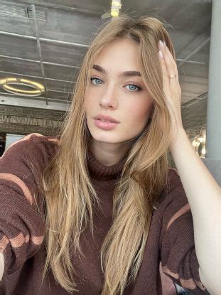 Ekaterina | FL MODELS MANAGEMENT AND SCOUTING